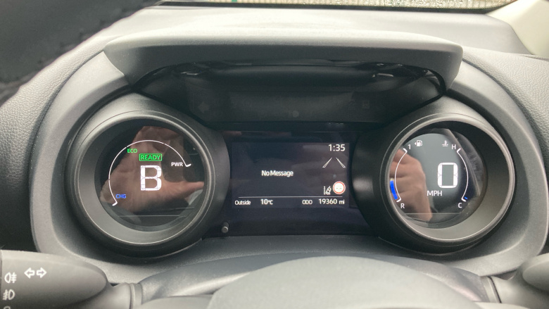 Toyota Yaris 1.5 Hybrid Design 5dr CVT Hybrid Hatchback